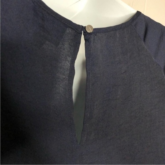 MOSSIMO Dark Blue Bell Sleeve Flowy High Low Top Size Medium - Picture 7 of 10